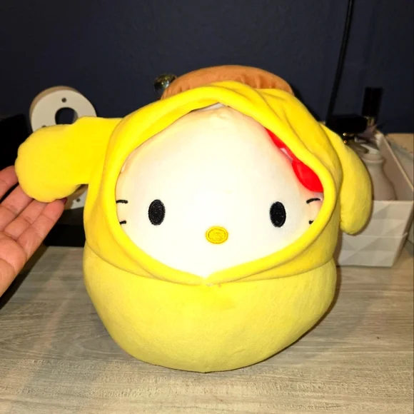 Sanrio Hello Kitty plush - Picture 1 of 5
